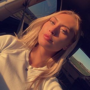 Meet your Posher, Savannah